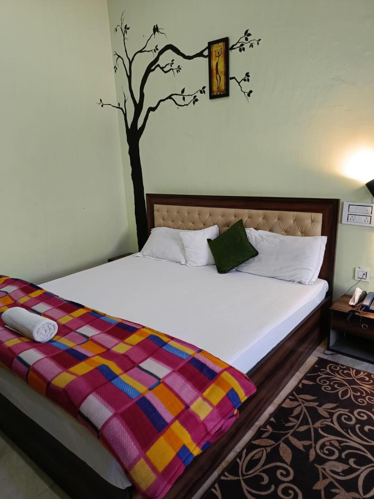 Joshi Holiday Home Stay Лансдаун Экстерьер фото