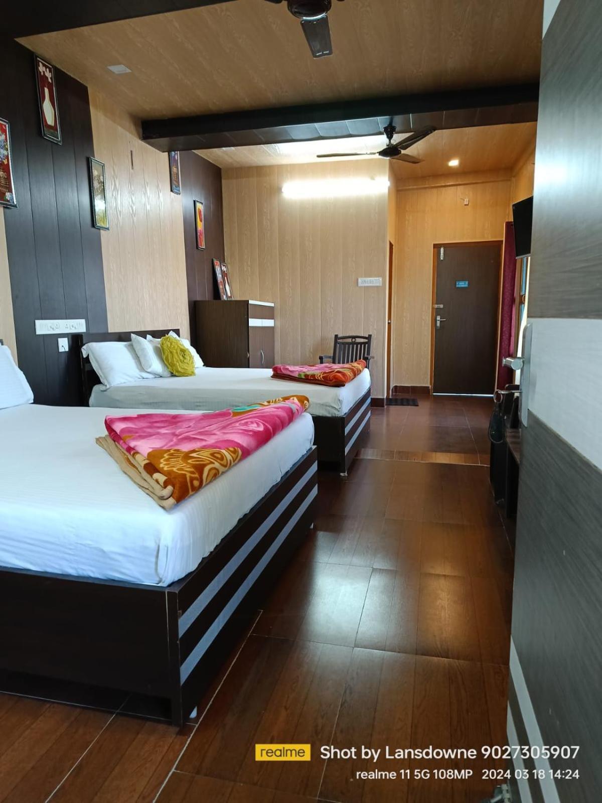 Joshi Holiday Home Stay Лансдаун Экстерьер фото